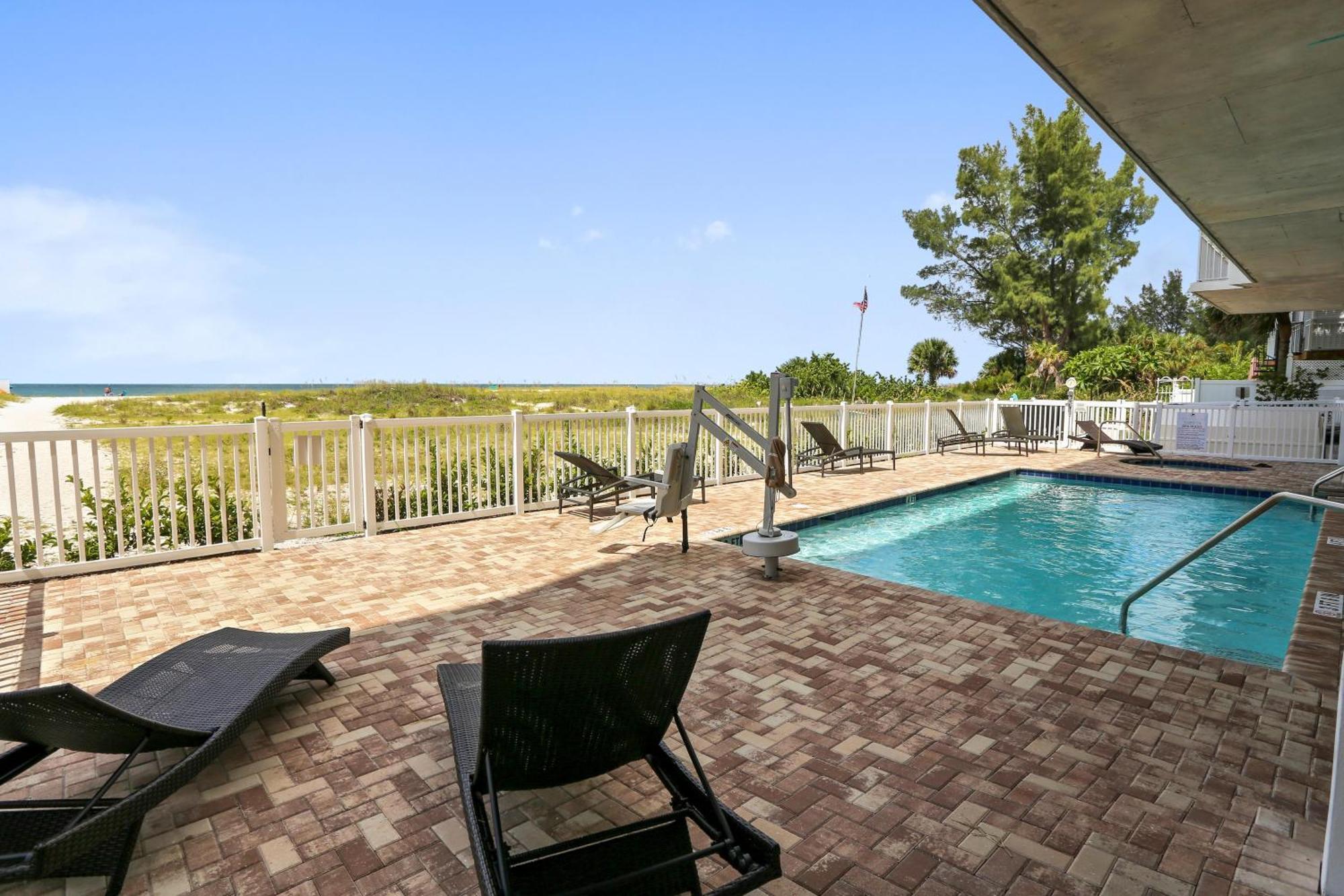 Oceana 202 West Villa St. Pete Beach Buitenkant foto